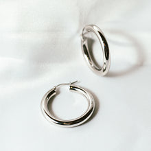 Load image into Gallery viewer, Soma Hoops